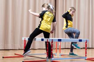 Hürdenballet_U12.jpg