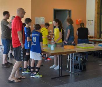 Bild04_Catering_Gaeste.JPG