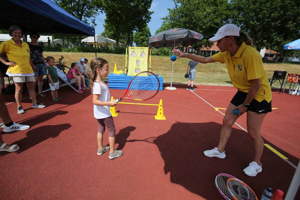 Kinderfest Tennis-Aktion